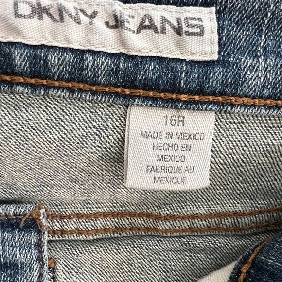 Vintage DKNY SoHo Flared Jeans Size 16R Medium Wash - Picture 5 of 7
